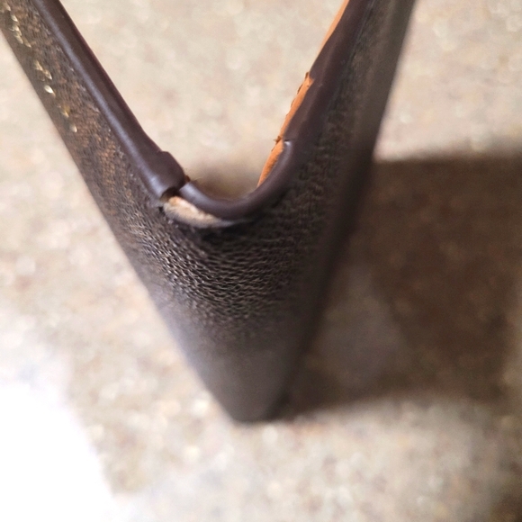 Michael Kors Logo Passport Case/Wallet - Picture 5 of 5